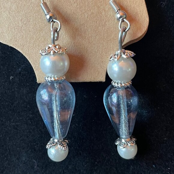 Handmade pearl and glass earrings - Picture 1 of 2